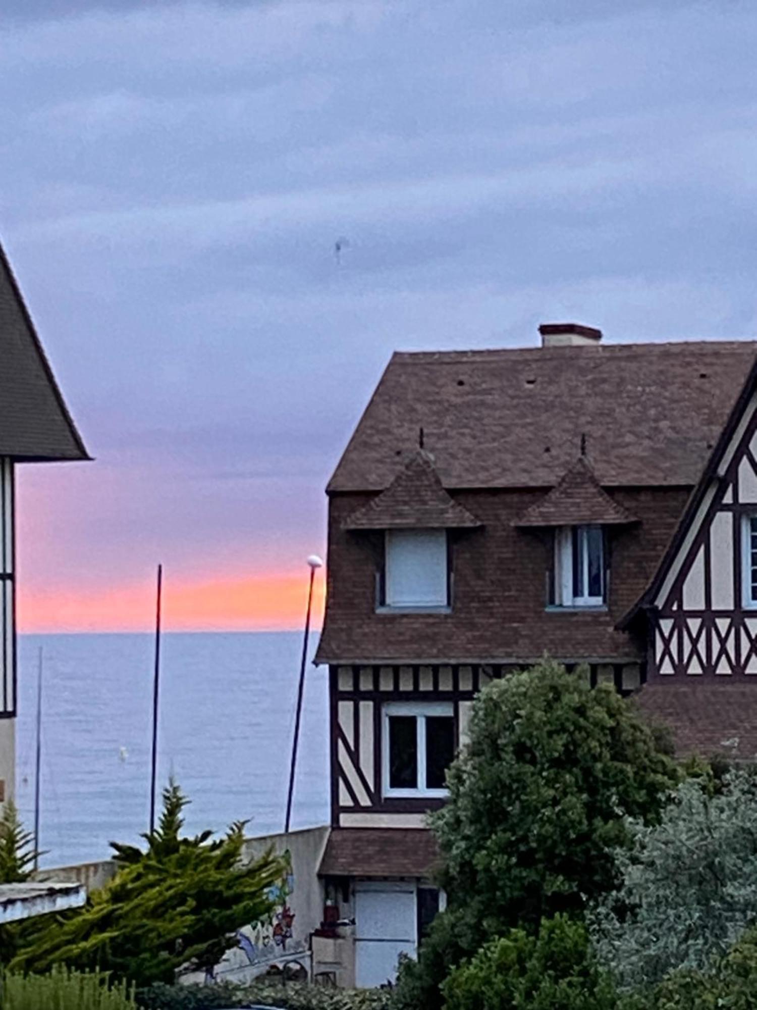 Appartement 65M2 Avec Balcon Vues Partielles Mer A 150M De La Plage Et Centre, Wifi Et Parking Prive Blonville-sur-Mer Bagian luar foto