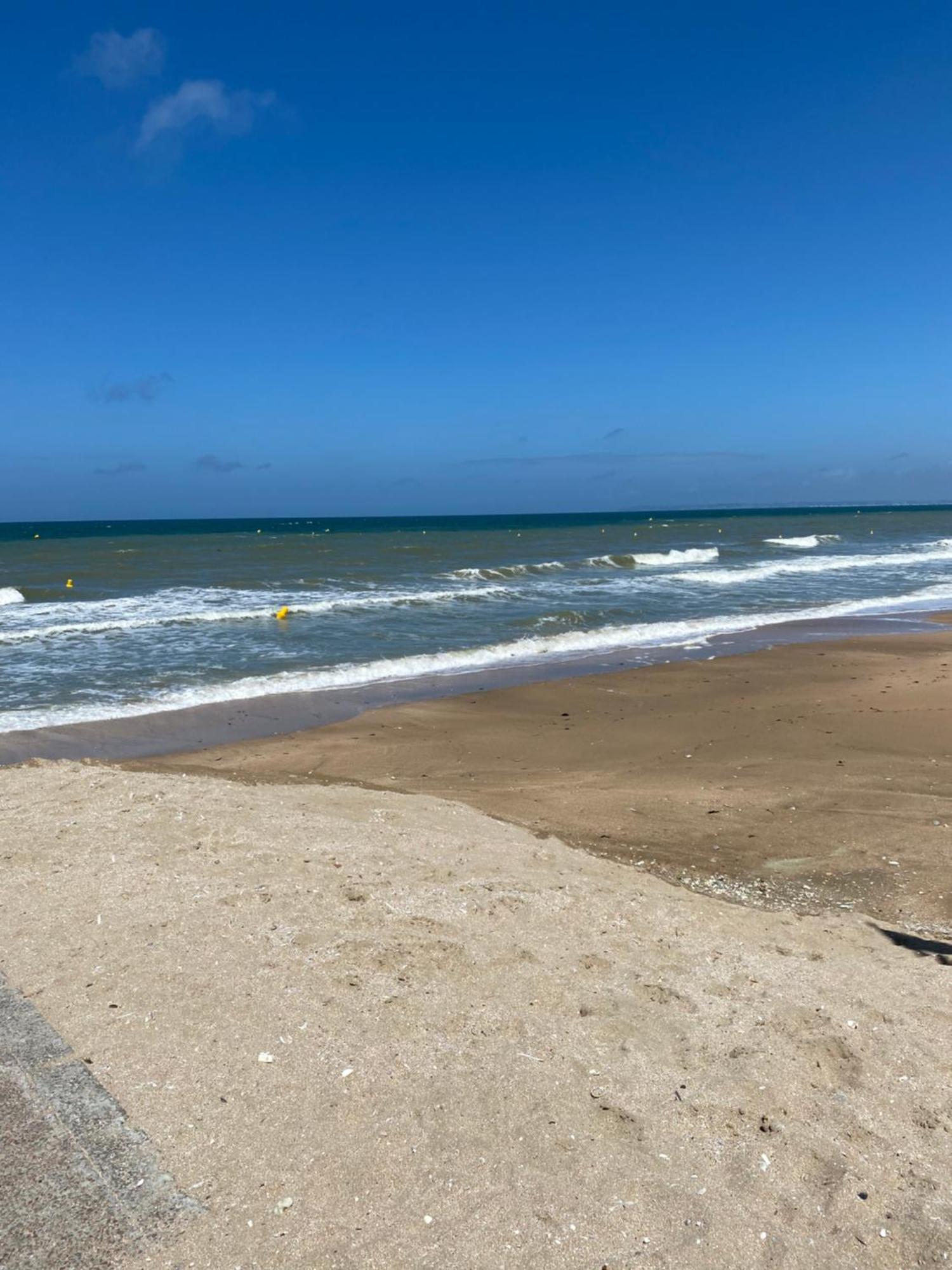 Appartement 65M2 Avec Balcon Vues Partielles Mer A 150M De La Plage Et Centre, Wifi Et Parking Prive Blonville-sur-Mer Bagian luar foto