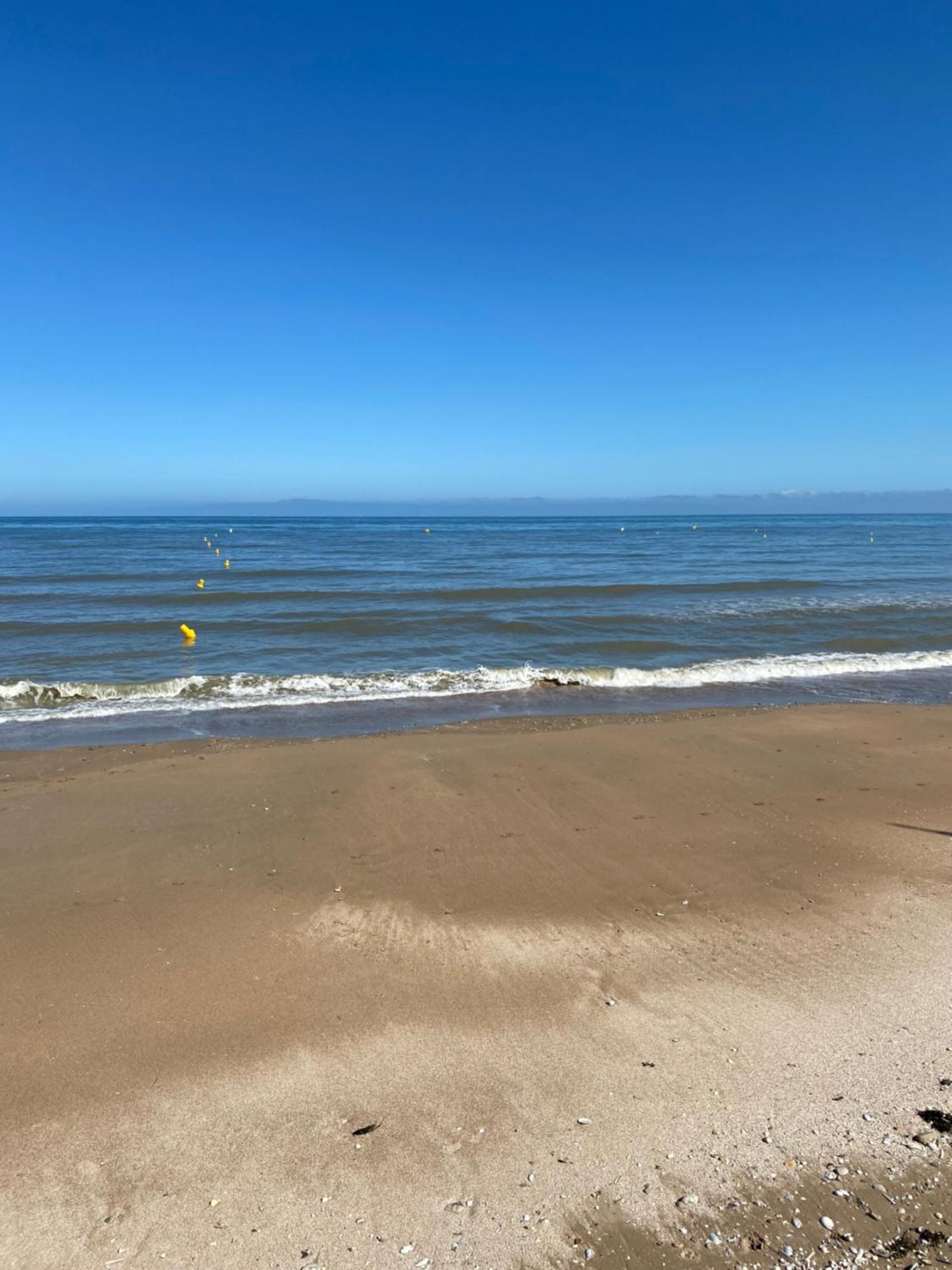 Appartement 65M2 Avec Balcon Vues Partielles Mer A 150M De La Plage Et Centre, Wifi Et Parking Prive Blonville-sur-Mer Bagian luar foto